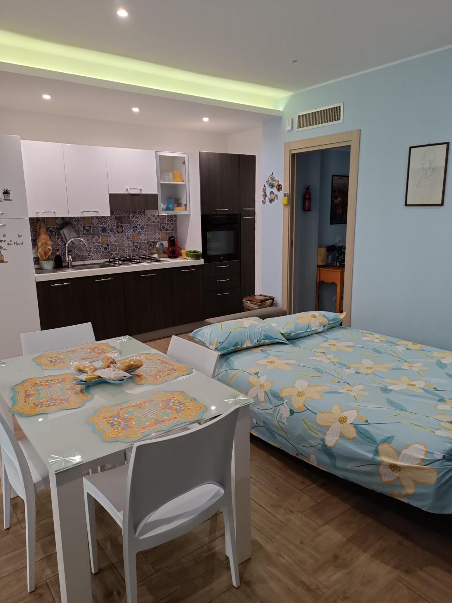 Casa Azzurra Leilighet Giardini Naxos Eksteriør bilde